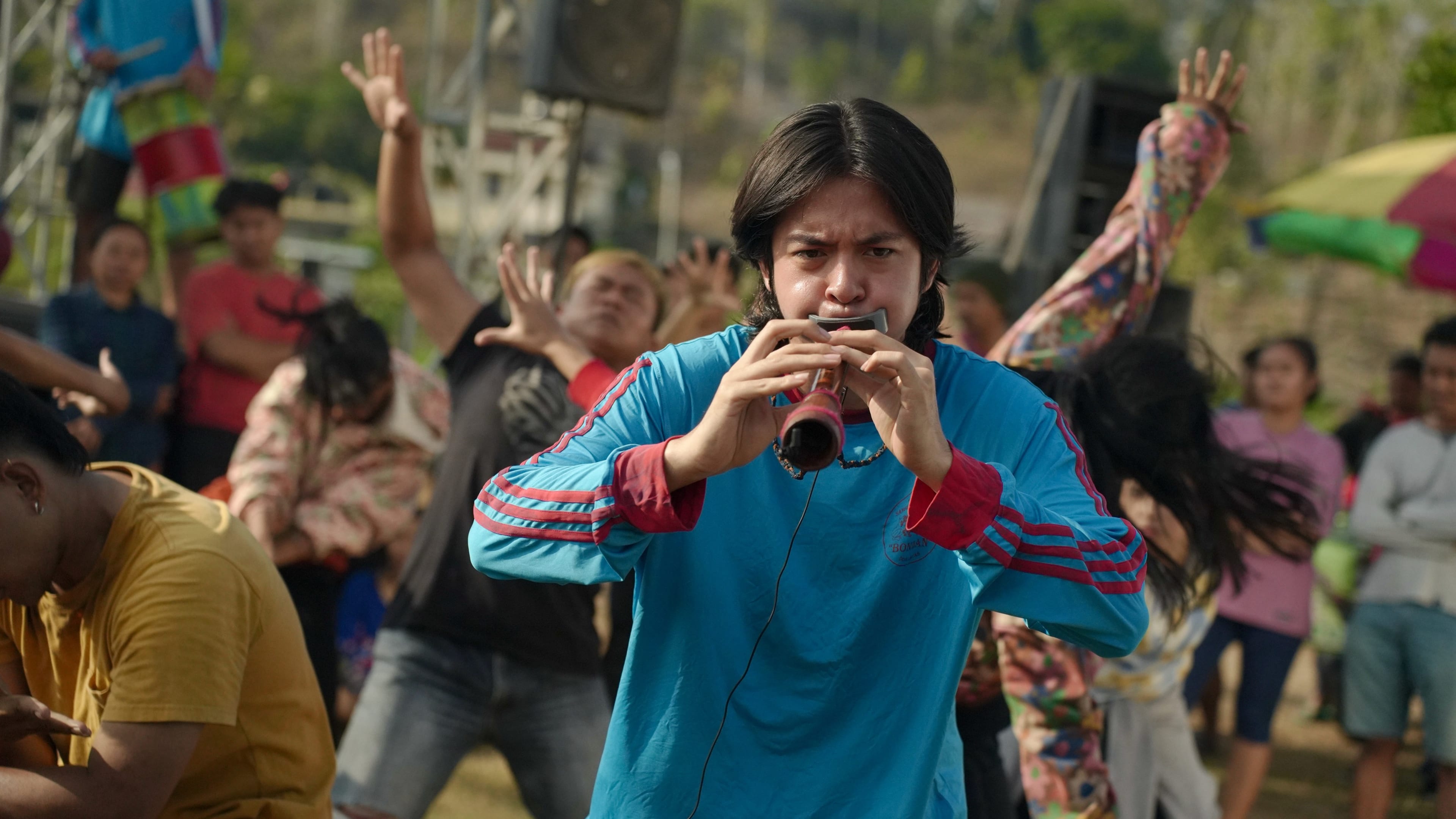 Still from Levitating (Para Perasuk)
