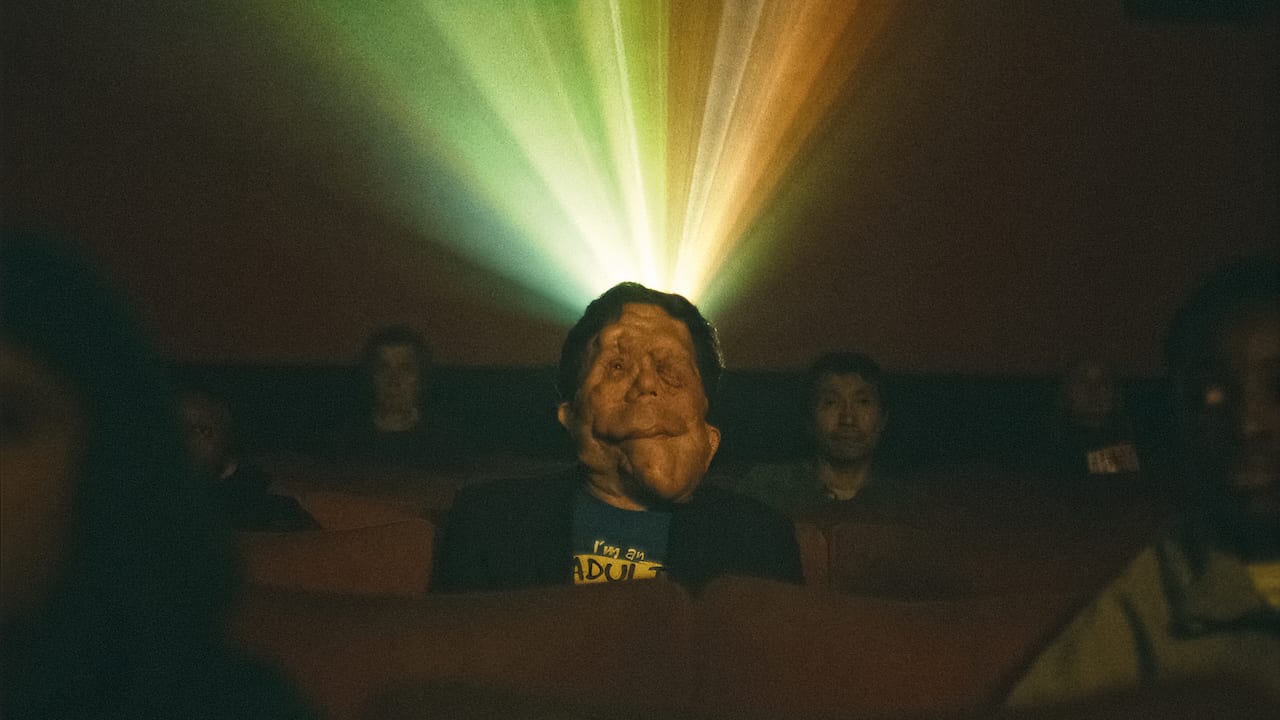 Still from Zero Intention of Living Quietly